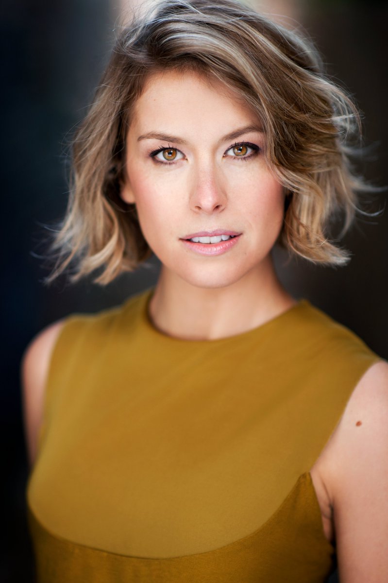 QPAC's tweet photo. 🌟 The stars of the annual Spirit of Christmas have been announced! 🌟 
@AmyLehpamer (School of Rock, Beautiful: The Carole King Musical, The Sound of Music) and @LucyMaunder (Charlie and the Chocolate Factory, Matilda, Pippin) will be joined by a host of special guests... https://t.co/zKI7wYnMbN