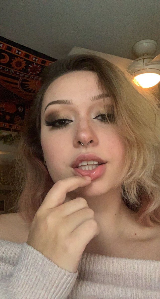 kio ♡ ( drinkmypissbish) Twitter