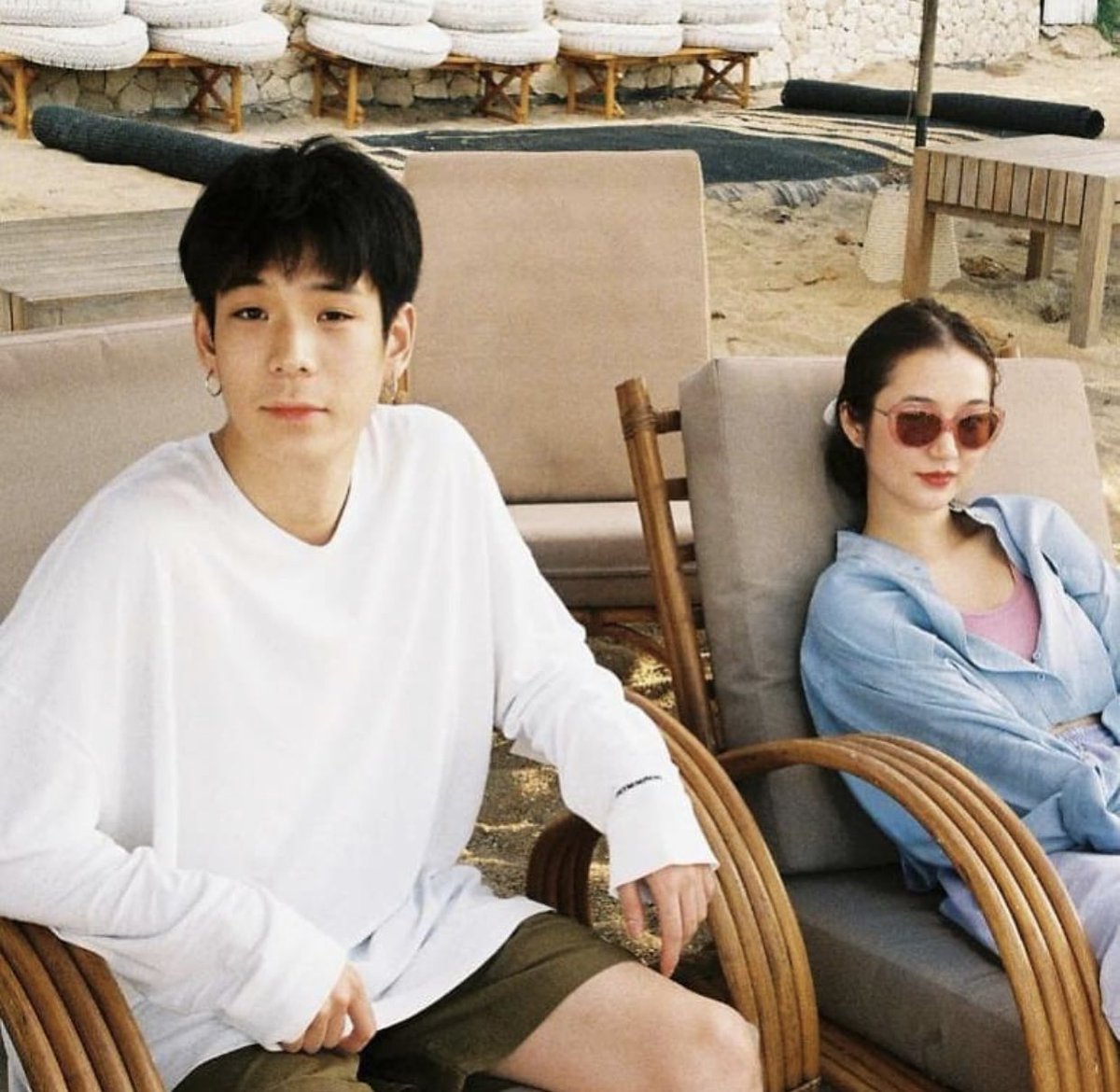 UnderbedDara's tweet photo. งืออออ จู่ๆรูปคู่เจเจ ในไอจีต้าเหนิงก็หายไป อะไรยังไงคู่นี้น้าาา 

แต่ในไอจีเจเจยังมีรูปคู่เหมือนเดิม และทั้งคู่ก็ยังฟอลกันและกัน อะ รอดู ฟัง สถานการณ์ต่อไปปปป

#เจเจต้าเหนิง #ใต้เตียงดารา https://t.co/XaEbpj5MO6