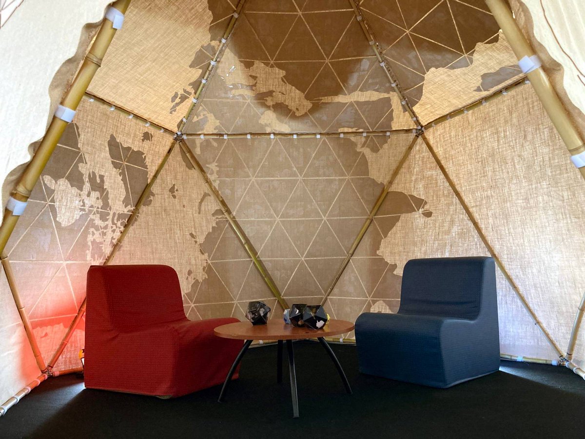 recifs's tweet image. Day 15: a map without a computer. Our artistic residence last year used bamboo, wangerflange, plywood &amp;amp;c to create a tent in which people came to fold paper planets. 
observablehq.com/@visionscarto/…
#30DayMapChallenge