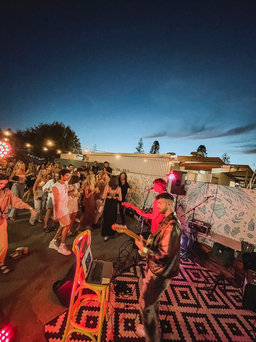 zacwhiteee's tweet photo. Stay happy project #2 event was so much funnn! Can’t wait to do it all again https://t.co/MtdnoqgQLM