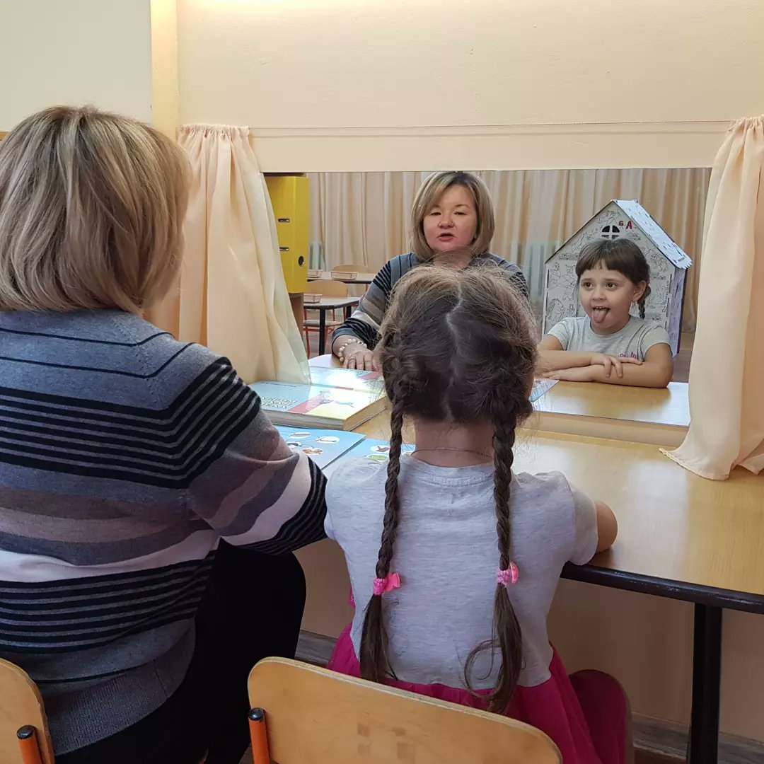 14 ноября-Международный день логопеда. Логопеды входят в топ-30 самых значимых социальных профессий!Детей,  страдающих нарушениями речи,с каждым годом становится все больше,а ранняя диагностика и своевременная корректировка повышают шансы на скорейшее и полное устранение дефектов