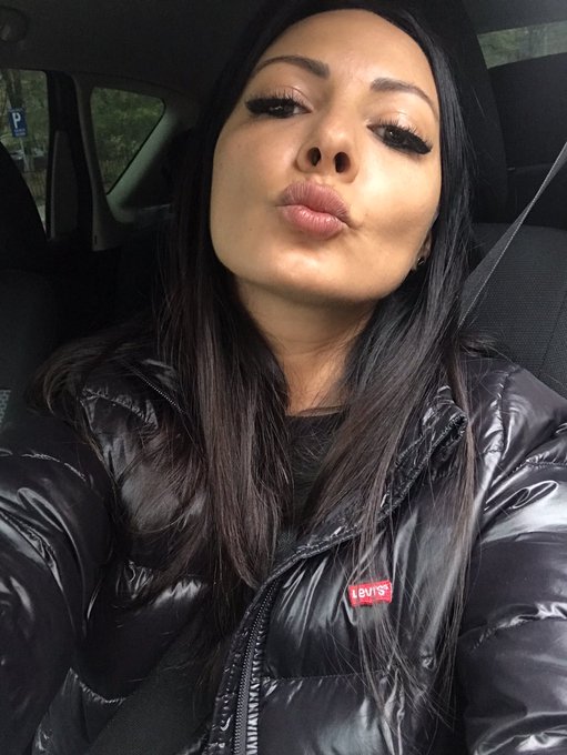 Have a lovely day ! https://t.co/MYfzcEY2WN<a href="/tag/follow"class="tags"><span>#follow</span></a><a href="/tag/rt"class="tags"><span>#rt</span></a><a href="/tag/manyvids"class="tags"><span>#manyvids</span></a>