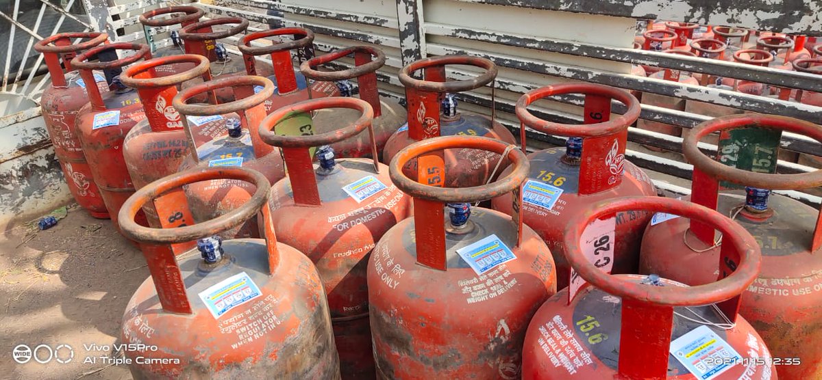 #98 રાજુલા, જય મારૂતિ ગેસ એજન્સી રાજુલા દ્વારા મતદારયાદી સુધારણા કાર્યક્રમ ને લગતી માહિતી ના સ્ટીકર ગેસ ની બોટલ પર લગાવી એજન્સી ના ગ્રાહકો ને જાગૃત કર્યા.. <a href="/SdmRajula/">SDM RAJULA</a> <a href="/CollectorAmr/">Collector & DM Amreli</a> <a href="/ElectionAmreli/">District Election Office Amreli</a> <a href="/CEOGujarat/">Chief Electoral Officer, Gujarat</a>