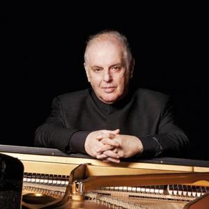 Happy birthday to Daniel Barenboim!
15 Noiembrie 1942 