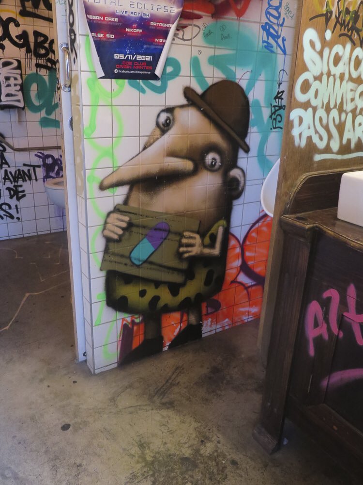 zerbihancok's tweet photo. Nantes, Ador. #nantes #graffiti #streetart #ruinbar https://t.co/SENsJBZOqk