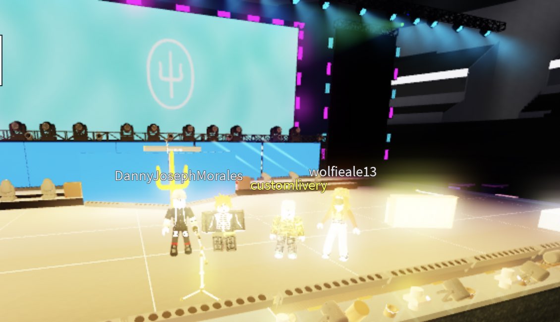 TOP_RobloxDevs's tweet photo. @top__today @Roblox Hello, we also do roblox concert
You are invited https://t.co/HJA4cbabPf