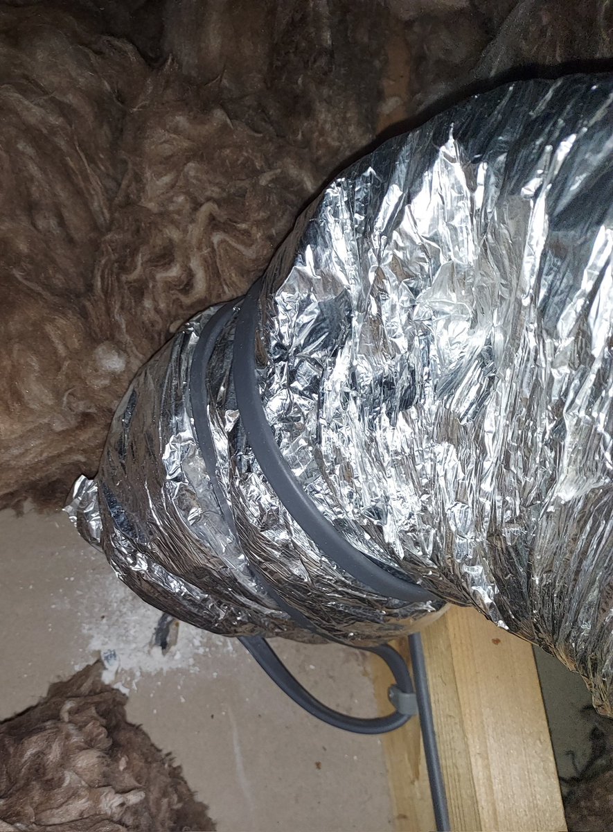 MikeCastleFCIOB's tweet photo. When is a cable tie not a cable tie? When the cable supplying the power to the extract fan is also sercuring the duct to the extract fan.  #drewsmith #nhbc https://t.co/OXi1N31pz4