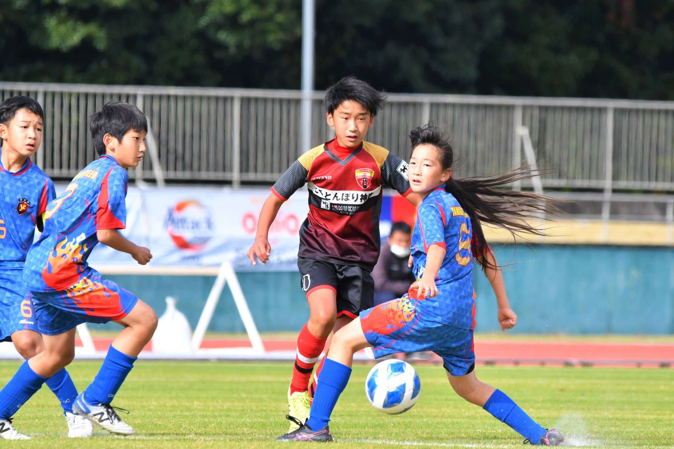 サッカーショップ グリーンスポーツ 第45回全日本u 12サッカー選手権 奈良県大会 兼 第51回奈良県ｕ 12サッカー選手権大会 決勝戦 Yf奈良テソロ Vs ディアブロッサ高田 結果は両チーム無得点のまま延長戦でも決着せずpk戦へ Pk戦の結果 テソロが2年