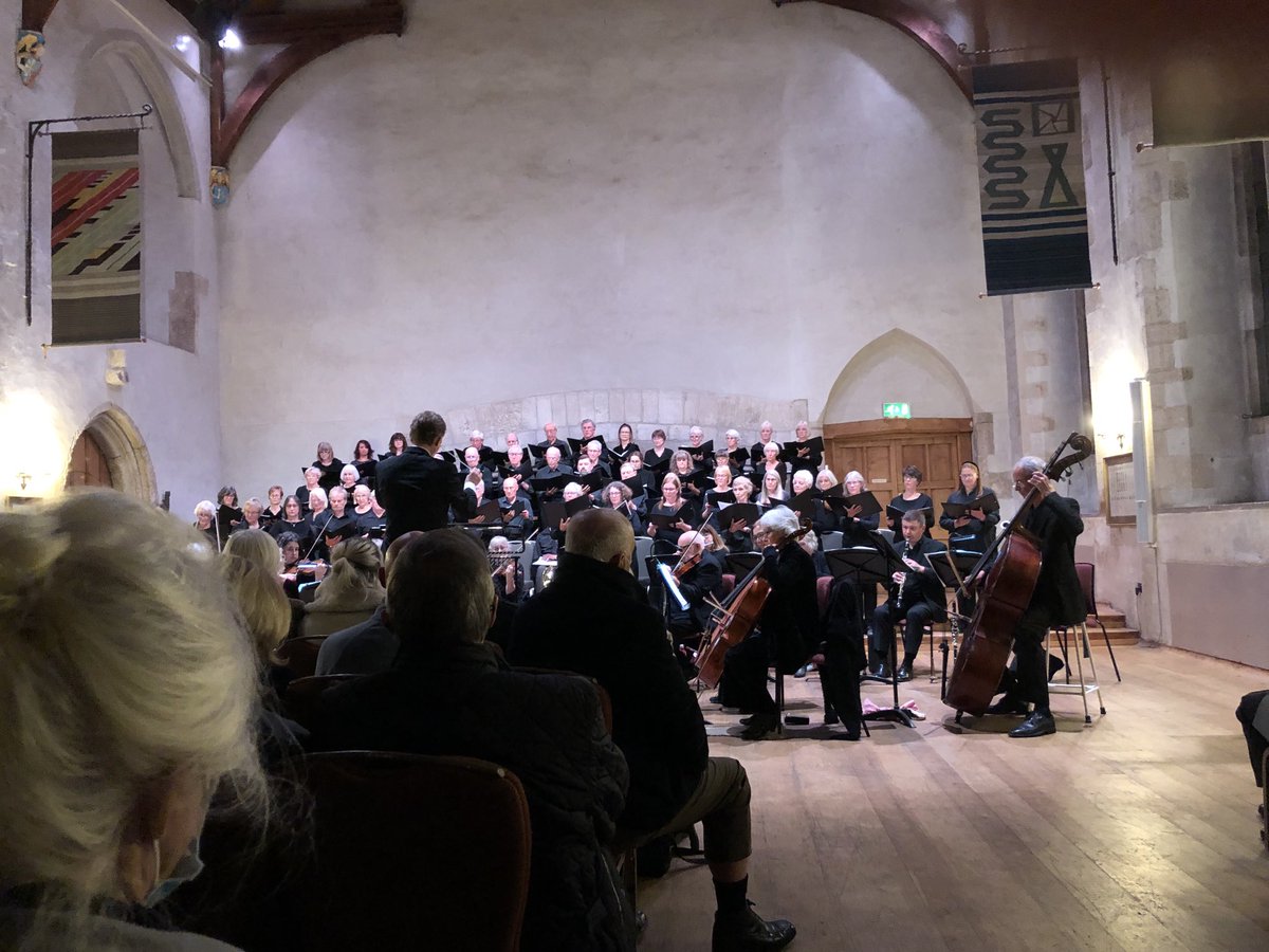 Thank you ⁦<a href="/DartingtonChoir/">DartingtonChoir</a>⁩ ! Amazing concert at ⁦<a href="/DartingtonTrust/">Dartington Trust</a>⁩ Beautiful singing, superb soloists, such a performance. #Dartington #Totnes ⁦<a href="/SimonCapet/">Simon Capet</a>⁩ @MinetteMarrin⁩ #DevonHour