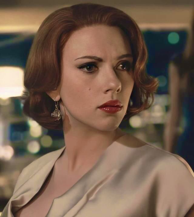 doraemaynat's tweet photo. age of ultron natasha romanoff look gave us 40s vibes that still remain iconic. https://t.co/mIXAM980nK