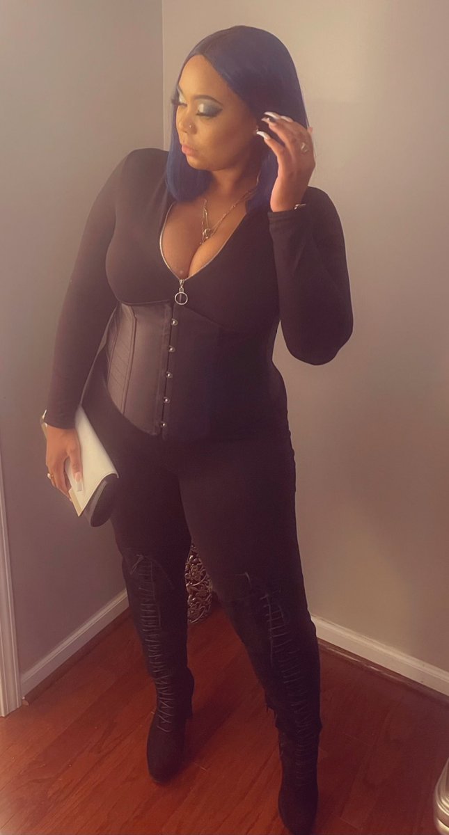KoreeKayor's tweet photo. Scorpio SZN
Outfit & Hat - @amazonfashion @amazon
Boots - @JustFabOnline
#KoreeKayor #ScorpioSZN #BillionaireBabe #promo #like #share #trending #explore #viral #amazon #justfab #justfabstyle #amazonfashion #fashionnova #fashionmodel #fashionovacurve #bluehair #fedorafashion https://t.co/zjW7bZKgUl