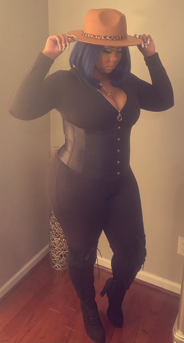KoreeKayor's tweet photo. Scorpio SZN
Outfit & Hat - @amazonfashion @amazon
Boots - @JustFabOnline
#KoreeKayor #ScorpioSZN #BillionaireBabe #promo #like #share #trending #explore #viral #amazon #justfab #justfabstyle #amazonfashion #fashionnova #fashionmodel #fashionovacurve #bluehair #fedorafashion https://t.co/zjW7bZKgUl