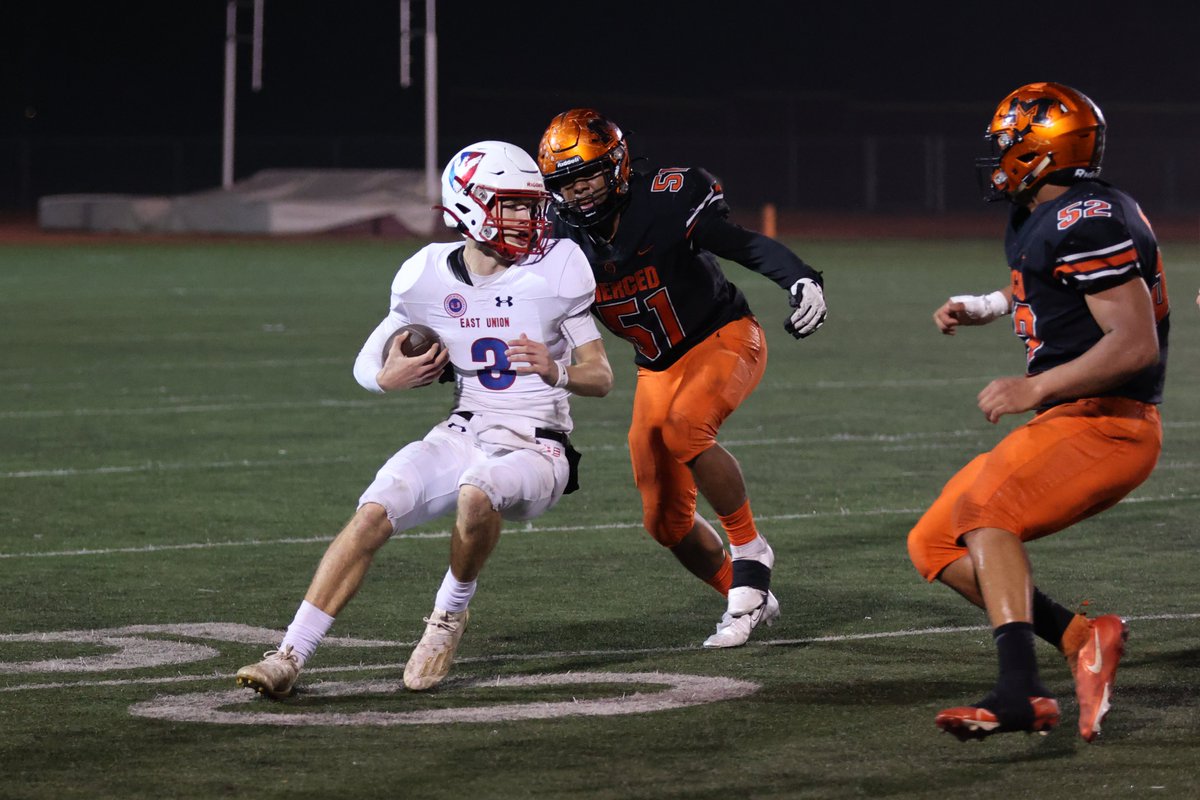 TedTorresPhoto's tweet photo. 11/12/21: @EUHSFootball vs @The_MHS_Bear @cifsjs #quarterfinal #playoff #photos available at https://t.co/EdMayigoQW
.
@EUHS_Lancers @MHSBearTracks #eastunion #merced #euhs #mhs #fridaynightlights #football #playoffs #tedtorresphoto #lancers #bears #california https://t.co/sgOJkR2AL5