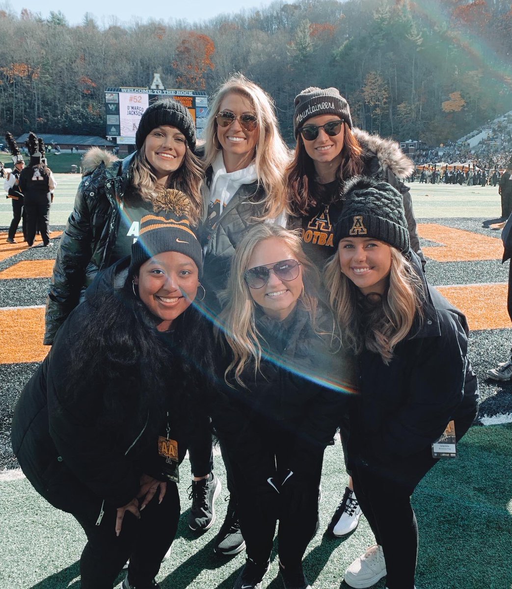 _KCaudill_'s tweet photo. wins are better on your birthday &amp; when you’re surrounded by the best people 🖤 ⛰ 💛 #appstateparty #thatsall https://t.co/hY1XhimJTM