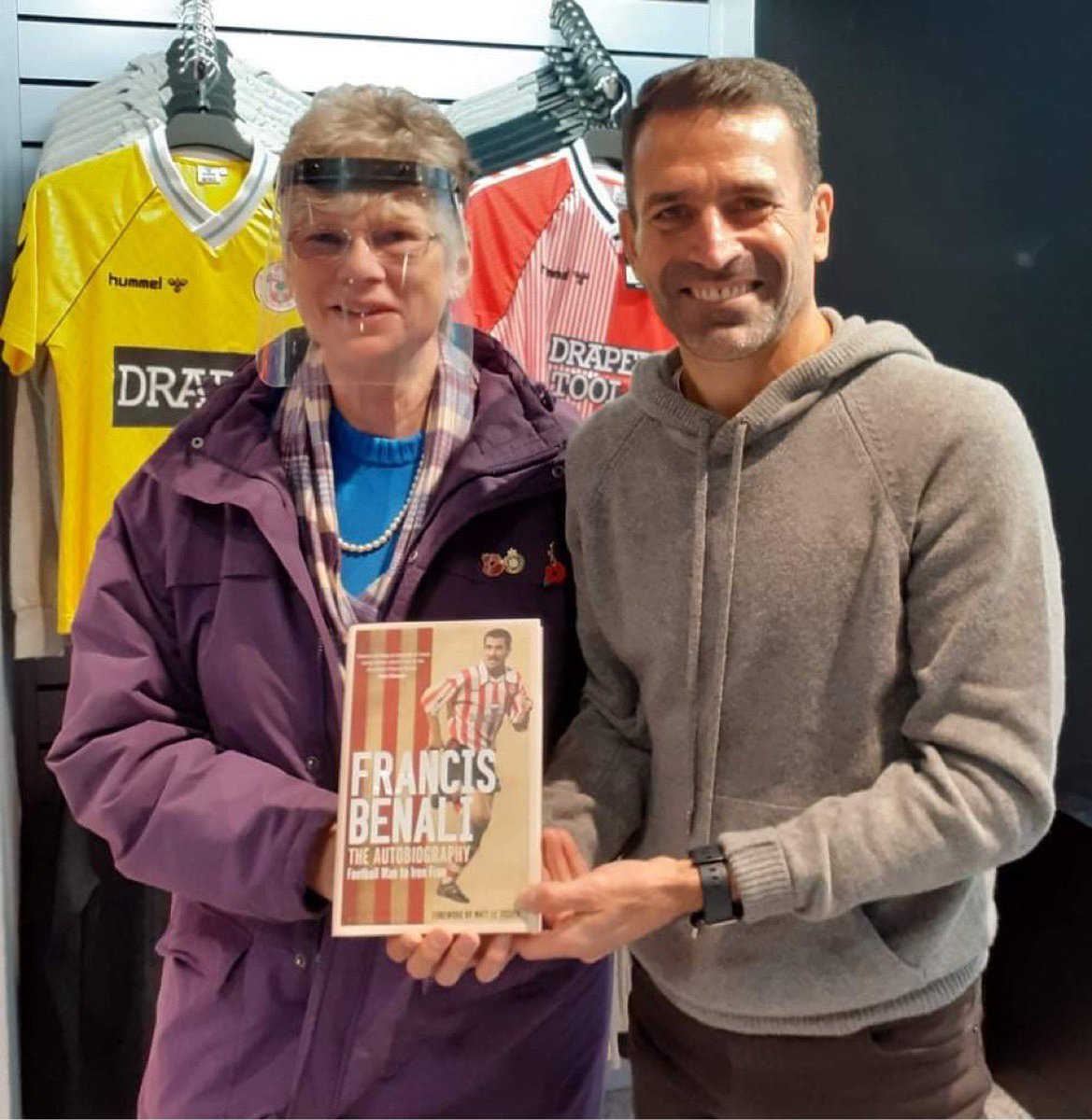 garybennett76's tweet photo. @FrannyBenali I see you met the old Girl. Guess what I am getting for Christmas. 👍 https://t.co/g6z4P380oO
