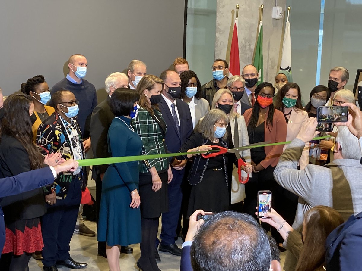 catherinetadros's tweet photo. Ce fut un honneur d’être présente à l’inauguration de #UOF, une université francophone au cœur de  Toronto. Bravo! ⁦@QuebecToronto⁩ continuera à tisser des liens institutionnels et communautaires entre le #Québec et l’⁦⁦@universiteON⁩ #FR #francophoniecanadienne https://t.co/VmfFTg3QFY