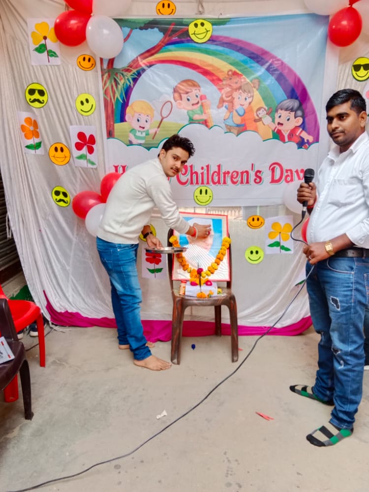 Nitin___singh's tweet photo. पहले हमारे 'भारत' को सोने की
चिड़िया कहा जाता था.

#चंद नेताओ की बजह से 

अब इसे 'बेरोजगारों का घोसला
भी कह सकते हैं!! https://t.co/7skZaHnE0D