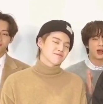 wangteaco's tweet photo. Jin : everyone do you know that? They say that the ARMYs who are watching this video right now are the people who loved BTS the most this year on Melon.

yoongi : https://t.co/CA4FUsm6PP