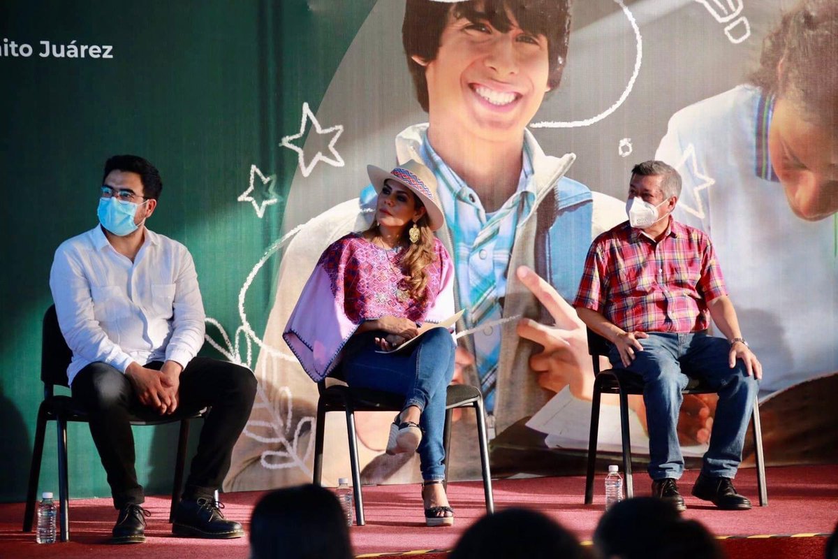 EvelynSalgadoP's tweet photo. La formación educativa de nuestras niñas, niños y jóvenes es prioridad en Guerrero. Junto al Gobierno Federal dimos arranque al programa “Apoyo para el Bienestar de Niñas y Niños Hijos de Madres Trabajadoras” además de la entrega de la Beca Universal “Benito Juárez”. https://t.co/xQ9LxW2CTd