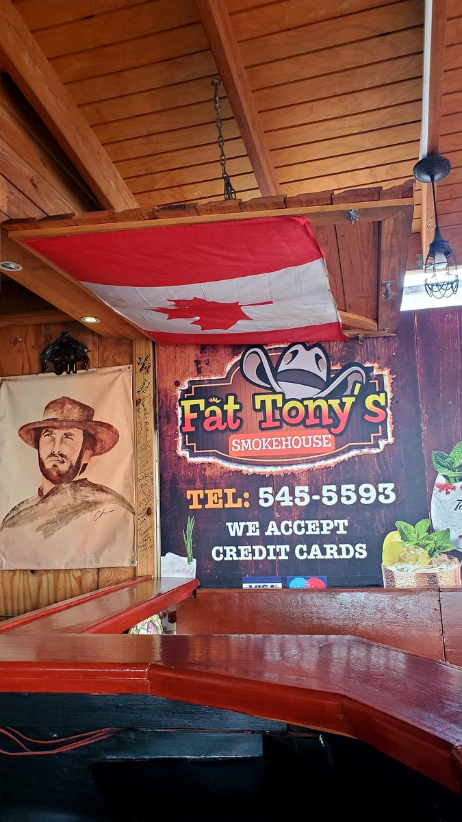 Michell2Sell's tweet photo. Found your temporary replacement @Chillabongs Meet #FatTonys #StMaarten #WingSunday https://t.co/evcop1YKYF