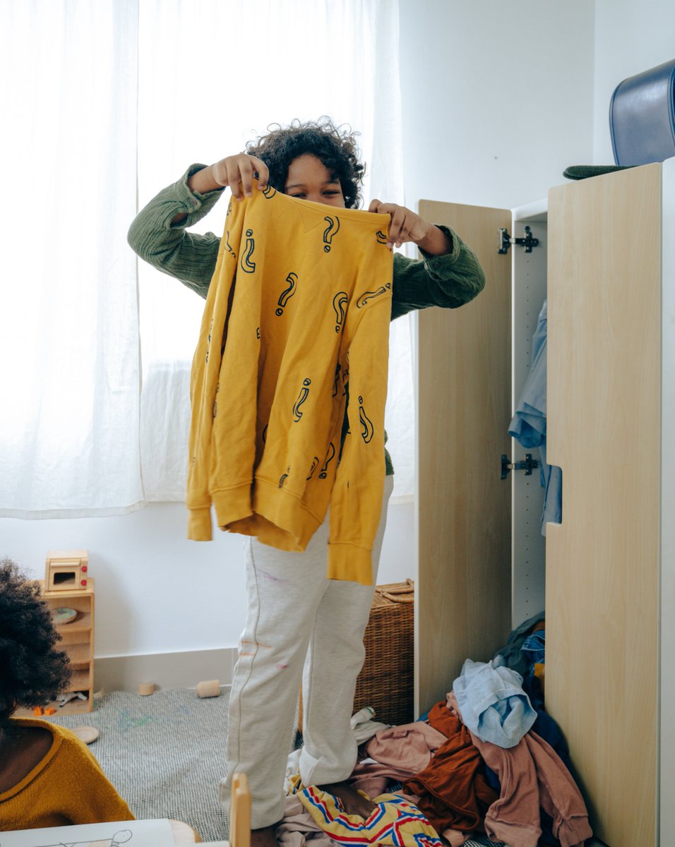 DMCgoodfinds's tweet photo. Donating your items before you buy more is a great way to keep the closet clean! 

#donatedonatedonate #keepitclean #secondhand https://t.co/BkRfR76HST