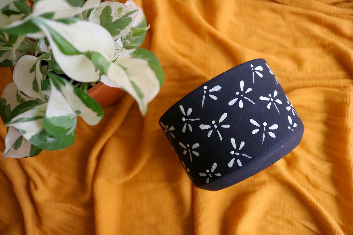 craftsypick's tweet photo. Here is the Grey wasp planter, which is another best seller of the bunch.
Visit https://t.co/uSyHQmhcRK and grab yours now. Limited edition only.

#craftsystudio #planterettecollection #handmade #planter #gardening #smallbusiness #shopsmall #plants #potshop #plantmom #terracotta https://t.co/wTaynkyVBm