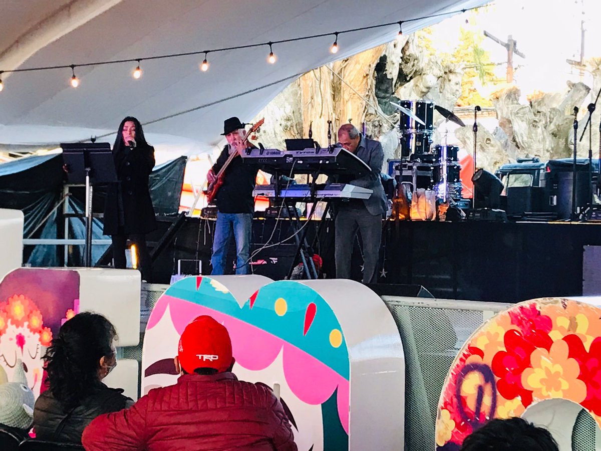 CeciliaPortilla's tweet photo. Les comparto con gusto las presencia de #TolucaCapital y @cultura_tol en el Festival de las Culturas Ñhato en Temoaya de #Jazz'Toy, #LauraFerrer y la #BandaMunicipaldeMúsica.
#OrgullosToluqueños. https://t.co/GM4MAFs1xY