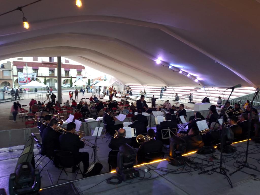 CeciliaPortilla's tweet photo. Les comparto con gusto las presencia de #TolucaCapital y @cultura_tol en el Festival de las Culturas Ñhato en Temoaya de #Jazz'Toy, #LauraFerrer y la #BandaMunicipaldeMúsica.
#OrgullosToluqueños. https://t.co/GM4MAFs1xY
