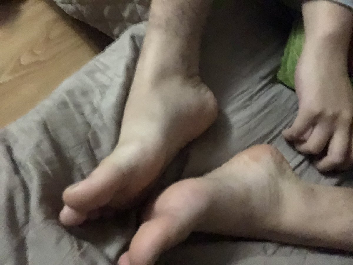 MassimoExposure's tweet photo. You should be worshiping my feet, come kneel down and lick 👅🦶🏻#findom #master #fetish #footfetısh #gay #daddy #feetmale #male https://t.co/XQlPRtlPB9