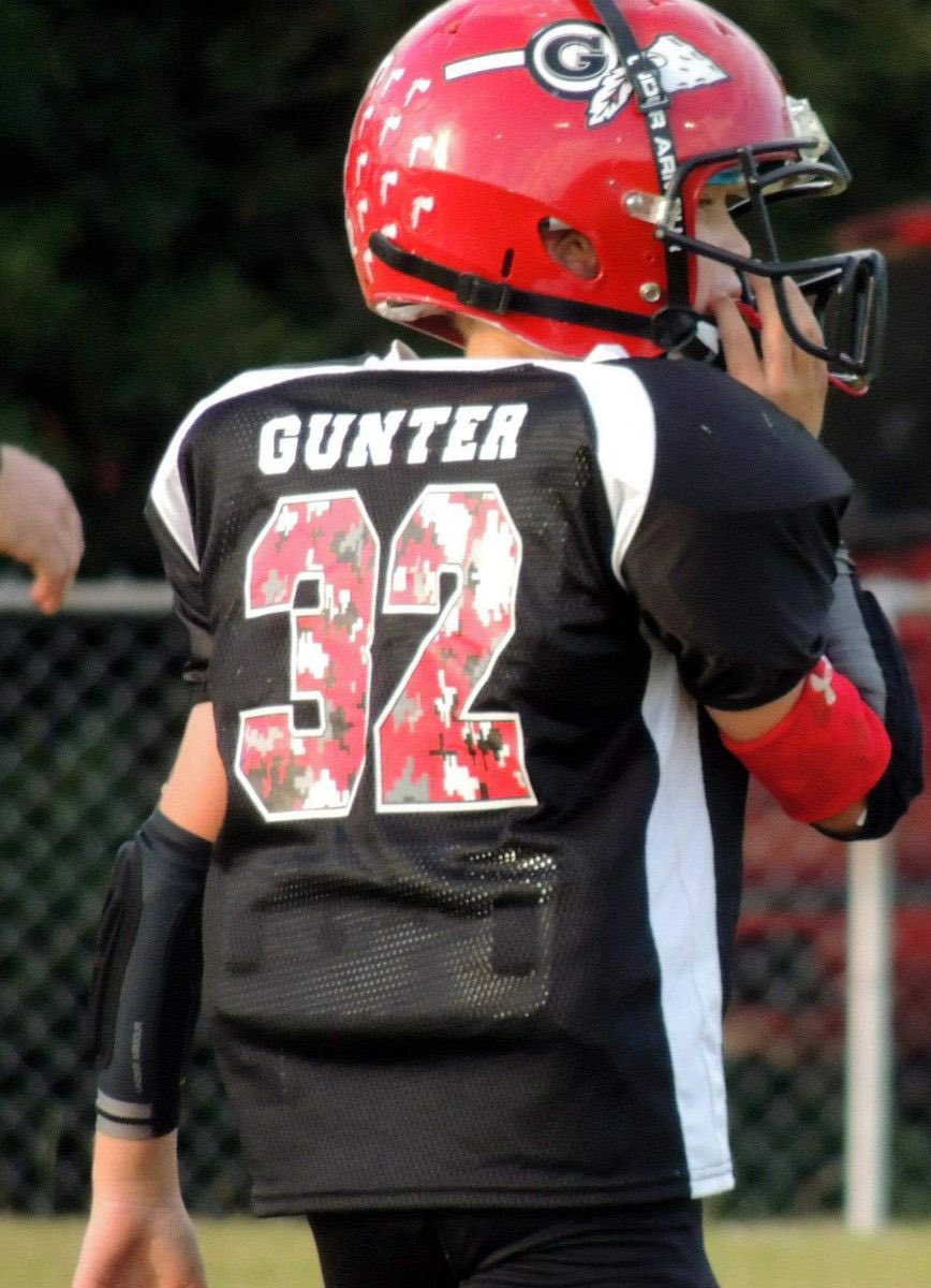 gagegunter06's tweet photo. It means a little more when you’ve only ever worn one name on your chest. Growing up I lived for the chance to play on Friday nights in front of my home town. Truly proud to say I’ve experienced it to the fullest. I appreciate everyone who’s helped me along the way! ❤️ https://t.co/EHqmCUljxW