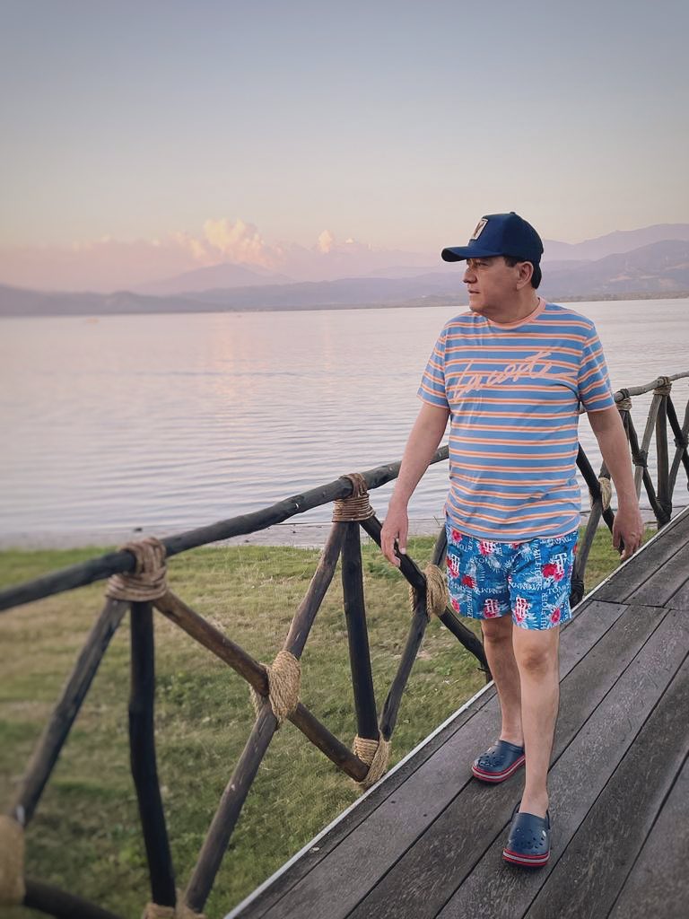 JavSaldana's tweet photo. Esta tarde salí a dar una caminata y a ver el atardecer, aproveché para poder estrenar la playera, la gorra y las sandalias que mi hermano Miguel Ángel, mi hermana Leidi, Moisés Saldaña y mi cuñado Rigo, me regalaron hace unas semanas, muchas gracias por sus muestras de cariño. https://t.co/bJ3K3fI9SK