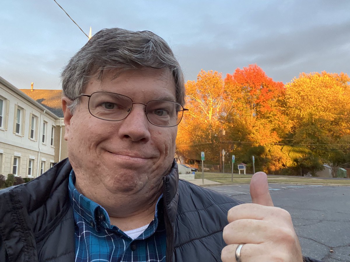 BrianTubbs's tweet photo. Enjoyed visiting this evening with the wonderful folks of Calvary Baptist Church in Woodbridge. Took this #fallpic right before my talk. Check out the beautiful fall leaves in the background. 

I love God’s creation.

#FALL https://t.co/OFpgM0L4zX