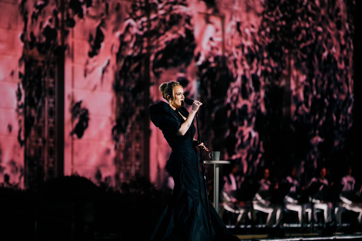 AdeleTopic's tweet photo. @Adele, that's the tweet. 💗 https://t.co/ParI28dk1t