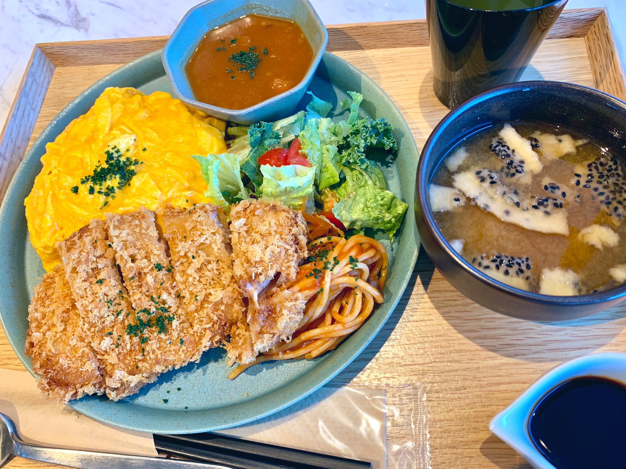 氏原ワタル 岩手とコラボってるナポリカツオムライス 岩手行きてえなぁ うまい 角川食堂 花巻 マルカンビル大食堂 T Co Mmiz6c4t6h Twitter