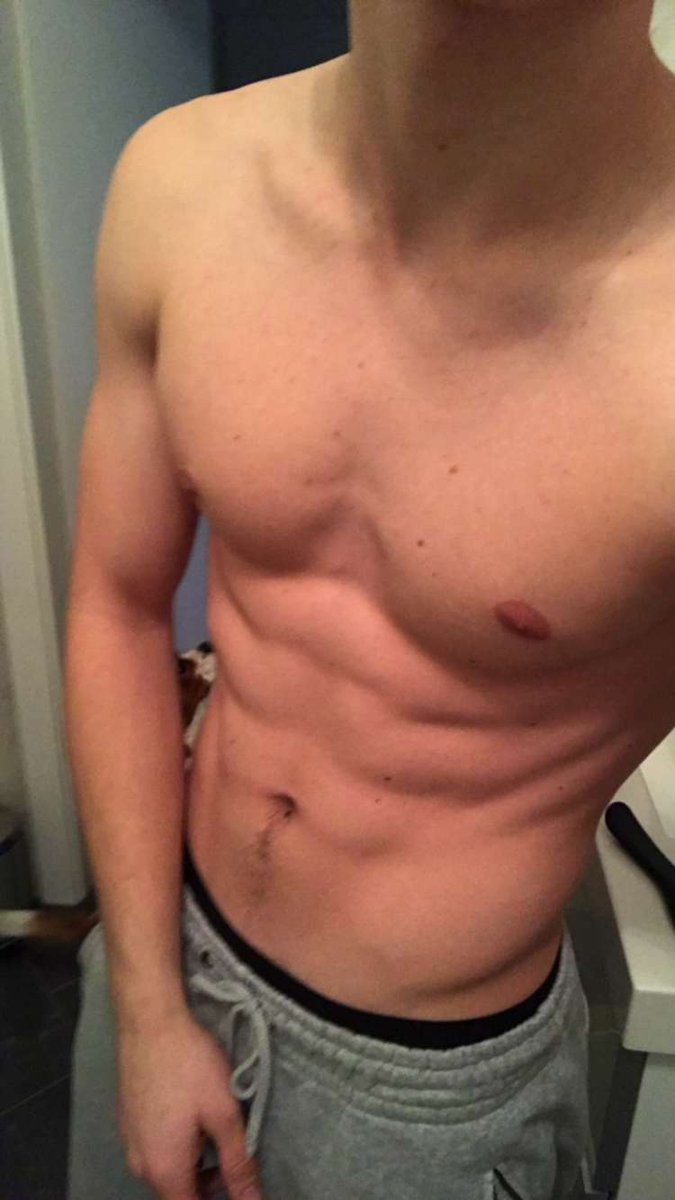 Str8SnapchatBoy's tweet photo. Max 18. Great body, great cock https://t.co/tvaOEXjDhc