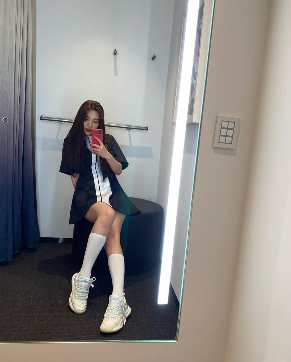 Emiru_twt's tweet photo. ՙ 💿 ⠀⠀·⠀⠀ Now⠀⠀ *⠀⠀ ρl͜͡ᥲч ⠀⠀へ⠀⠀ ιng ⠀⠀›⠀ ⠀#MymoonStream⠀⠀ .ᐟ
Hoy para celebrar el #1stMoonversary me puse a hacer stream de todas sus canciones, amando cada ost que hicieron, además de disfrutas de los regalitos que me dieron 💗 https://t.co/h4HqesOzef