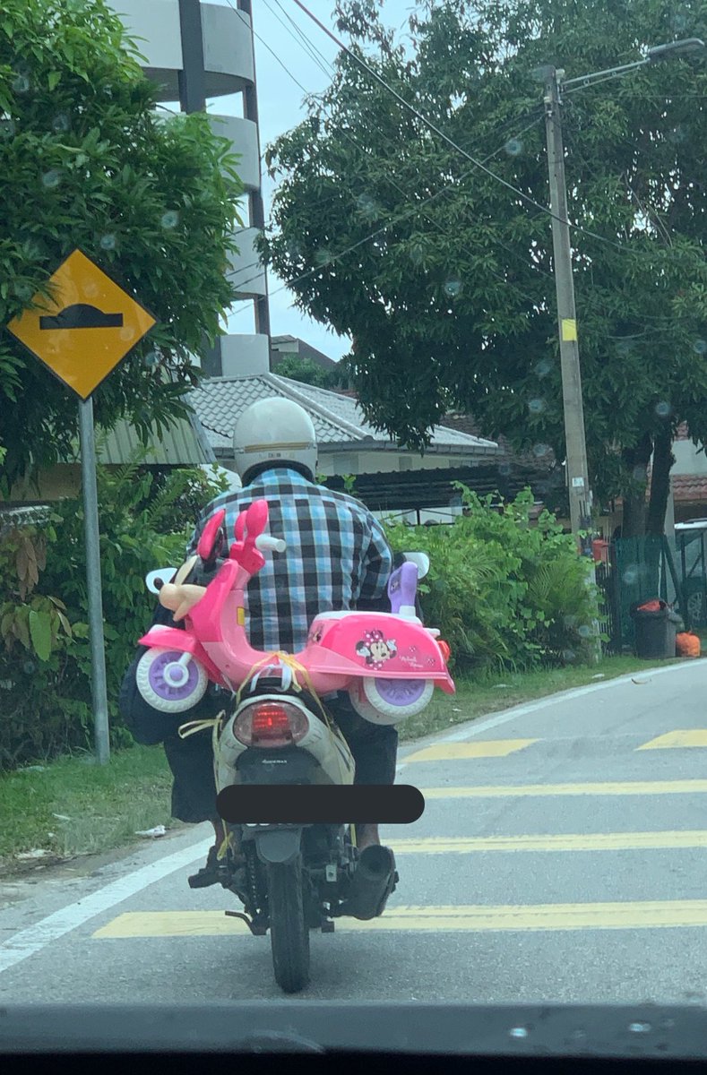 danaracelli's tweet photo. Diujung sana nanti akan ada anak perempuan kecil yg loncat-loncat dengan girang. https://t.co/60WXD77ZJH
