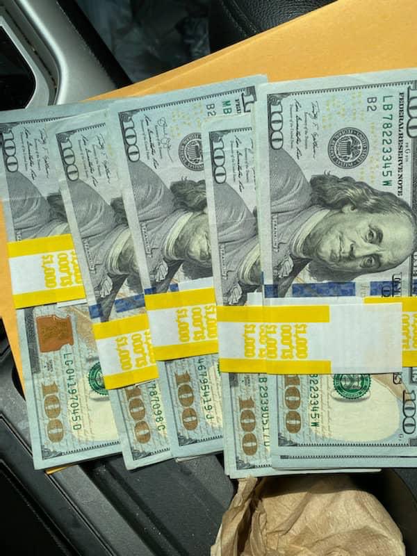 Mommaheather980's tweet photo. I'm a legit sugar momma seeking for a sugar baby with honesty and submissive act while I spoil with whatever she long for.
First 20 babies to follow get $2000 for peanuts 
#babygirl #sugardaddylegit #SugarDaddySerious #SugarBabyTwitter #sugarbabylegit #sugarbabyneededtobespoil https://t.co/0N2fMYKYtq