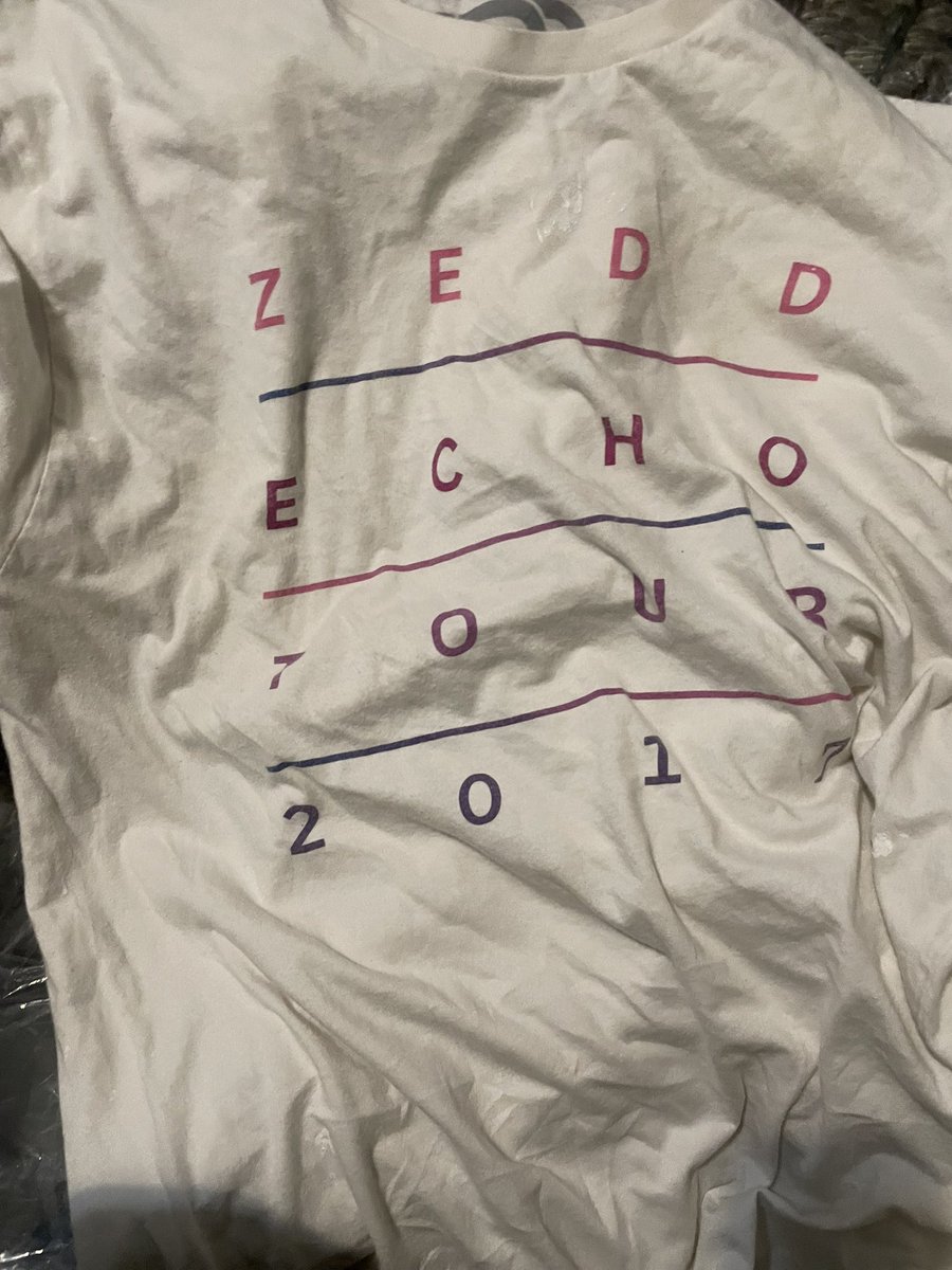 Games_N_Wanders's tweet photo. When your rave shirts are sentimental to you and your babe thought it was his, put it for donation and it ended up being used as a paint rag. ππ
#zedd #rave #EDM #MusicNeedsYou #PLUR #gryffin #3lau #gamesnwanders #sadtweets #upset #EDMFamily #edmmusic #EDMTwitter https://t.co/Ao4XOn6zJf