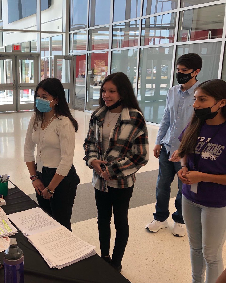 BRJCTE's tweet photo. Day 2-BRJ Interview Day was magnificent!Mock interviews turned in to jobs offered. Volunteer interviewers turned in to partnerships. Thanks for the vision & leadership Admin Team! #crowleyprideunified #worklikeateam #actlikeafamily @crowley_isd @northcrowleyhs @crowleyhighschool https://t.co/KBP0Osrbpz