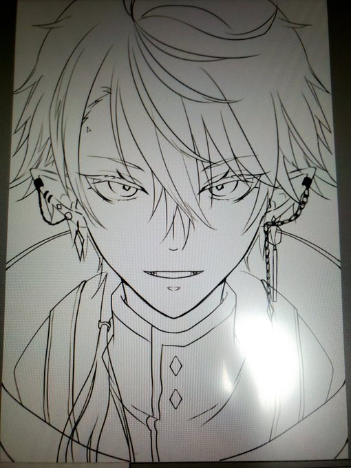 やっぱりはぴばすお祝い絵は描きたいなと思い仕事合間に描き始めてみた。
ピアスとか細部分からんからとりあえず適当置き。
あとで見直しつつ分かりそうなところは直しま 