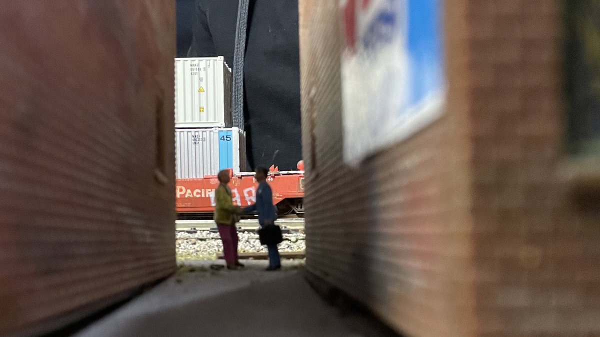 rwagnerful's tweet photo. Alley life in HO scale #alleylife #lifeinhoscale https://t.co/DbNufYpXFz