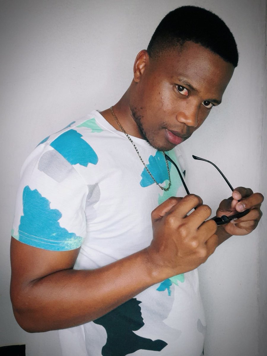 JozlinaSA's tweet photo. 🛒 https://t.co/9Argn0PfQD 

#Jozmandi_Music_Pty_Ltd 🫂 https://t.co/yVvrxUP5lu