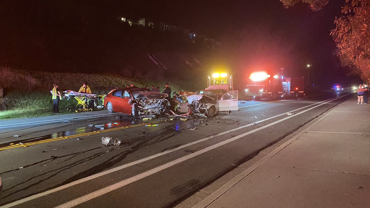 SBIncidents's tweet photo. City fire is on scene of a traffic collision near Carrillo and Miramonte. Head on traffic collision. 2 patients, with one extrication. https://t.co/CRmXJb620V
