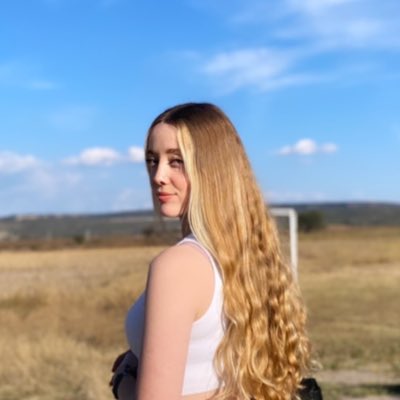 Watch M🦋G's leaked NSFW photo on TwXstars