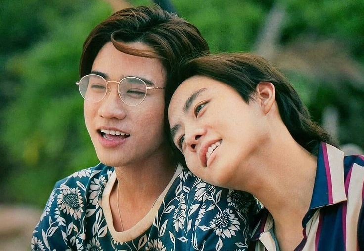 Eli_larai's tweet photo. their love story of these boys is melancholic, life is so short that they taught me to live to the fullest♡
Nothing is strong enough to destroy your great love😭💗
#2YearStrandedWithKJ
#perthmark #เพิร์ธมาร์ค https://t.co/QknYYkZOjC