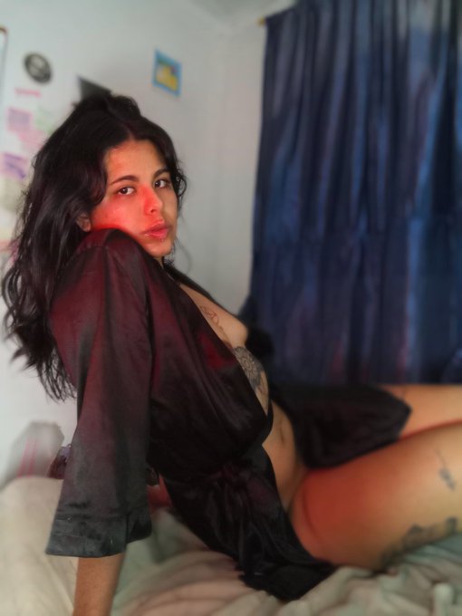 Please don't u forget about me 🖤 #sorrynotsorry #secretly #feet #feetdom ,#feetloversheaven #erotweet<a href="/tag/sorrynotsorry"class="tags">#sorrynotsorry</a><a href="/tag/sexy"class="tags"><span>#sexy</span></a><a href="/tag/feet"class="tags"><span>#feet</span></a><a href="/tag/secretly"class="tags"><span>#secretly</span></a><a href="/tag/latinashot"class="tags"><span>#latinashot</span></a><a href="/tag/colombiangirl"class="tags"><span>#colombiangirl</span></a>
