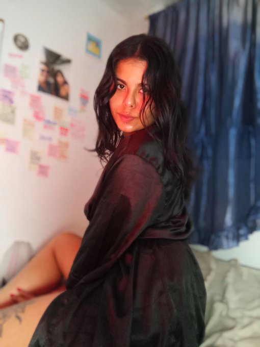 Please don't u forget about me 🖤 #sorrynotsorry #secretly #feet #feetdom ,#feetloversheaven #erotweet<a href="/tag/sorrynotsorry"class="tags">#sorrynotsorry</a><a href="/tag/sexy"class="tags"><span>#sexy</span></a><a href="/tag/feet"class="tags"><span>#feet</span></a><a href="/tag/secretly"class="tags"><span>#secretly</span></a><a href="/tag/latinashot"class="tags"><span>#latinashot</span></a><a href="/tag/colombiangirl"class="tags"><span>#colombiangirl</span></a>