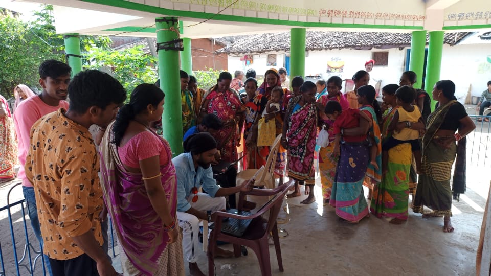 #PMGDISHA camp going on at Bora GP, Kalahandi, Odisha on the occasion of #JanajatiGauravDiwas 

#JanjatiyaGauravDiwas2021 

<a href="/AshwiniVaishnaw/">Ashwini Vaishnaw</a> <a href="/Bishweswar_Tudu/">Bishweswar Tudu</a> <a href="/CSCegov_/">CSCeGov</a> <a href="/dintya15/">dinesh tyagi Retd IAS</a> <a href="/sanjaykrakesh/">Sanjay K Rakesh</a> <a href="/SwornaprabhaSi1/">Swornaprabha Singh</a> <a href="/DmKalahandi/">DM KALAHANDI</a>